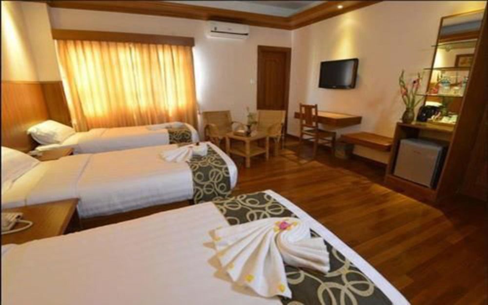 Hotel Sidney Янгон Экстерьер фото